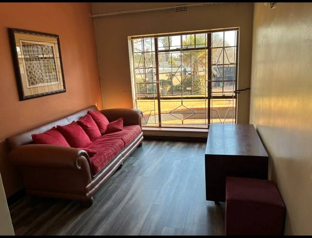5 BEDROOM HOUSE FOR SALE IN HURLYVALE